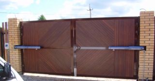 Купить распашные ворота из сэндвич-панелей Когалым, цена от 2728 руб.